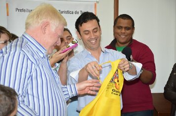 Foto - Gaspar recebe Prêmio 'Prefeito Empreendedor' do Sebrae