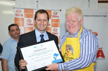 Foto - Gaspar recebe Prêmio 'Prefeito Empreendedor' do Sebrae