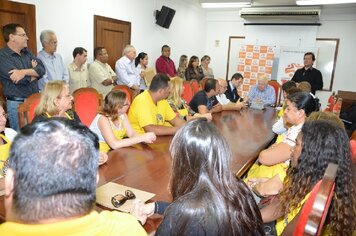 Foto - Gaspar recebe Prêmio 'Prefeito Empreendedor' do Sebrae