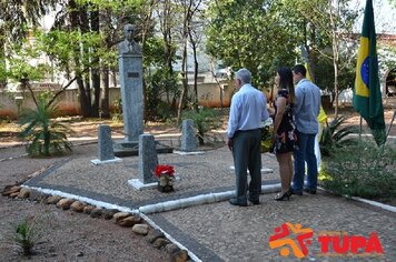 Foto - Homenagem ao fundador de Tupã