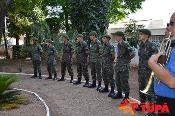 Foto - Homenagem ao fundador de Tupã