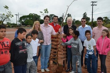 Foto - Lançamento do Parque dos Ipês;* na vicinal Tupã x Parnaso