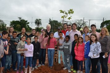 Foto - Lançamento do Parque dos Ipês;* na vicinal Tupã x Parnaso