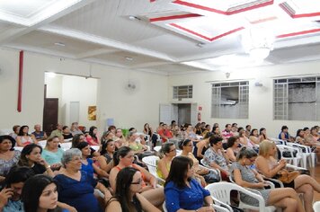 Foto - Palestra sexóloga Carla Cecarello durante Semana da Mulher