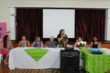 Foto - Palestra sexóloga Carla Cecarello durante Semana da Mulher