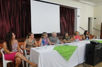 Foto - Palestra sexóloga Carla Cecarello durante Semana da Mulher