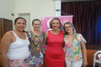 Foto - Palestra sexóloga Carla Cecarello durante Semana da Mulher