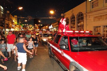 Foto - Papai Noel abre comércio tupãense