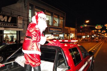 Foto - Papai Noel abre comércio tupãense