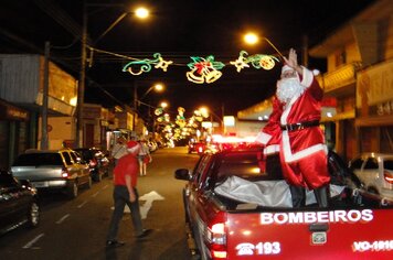 Foto - Papai Noel abre comércio tupãense