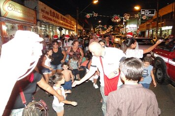 Foto - Papai Noel abre comércio tupãense