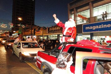 Foto - Papai Noel abre comércio tupãense