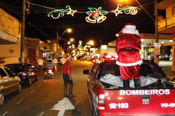 Foto - Papai Noel abre comércio tupãense