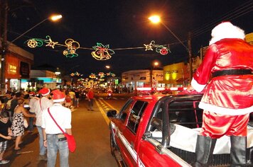 Foto - Papai Noel abre comércio tupãense