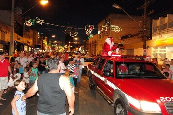 Foto - Papai Noel abre comércio tupãense