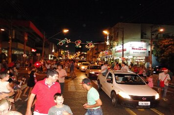 Foto - Papai Noel abre comércio tupãense