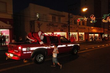 Foto - Papai Noel abre comércio tupãense