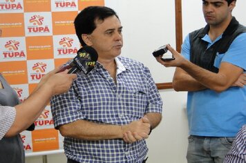 Foto - Prefeito assina e envia a Câmara Projeto de Resolução da Nova Lei das Micro e Pequenas Empresas