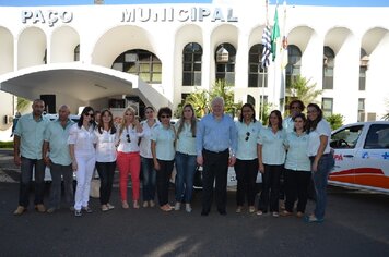 Foto - Prefeito promove cerimônia de entrega de veículos