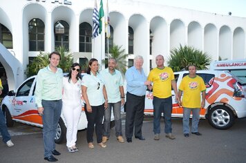 Foto - Prefeito promove cerimônia de entrega de veículos