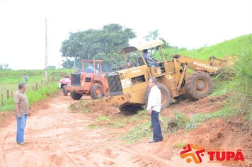 Foto - Prefeitura inicia melhorias no prolongamento da rua Caingangs