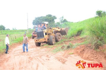 Foto - Prefeitura inicia melhorias no prolongamento da rua Caingangs