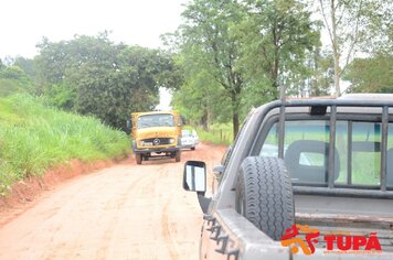 Foto - Prefeitura inicia melhorias no prolongamento da rua Caingangs