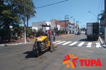 Foto - Prefeitura realiza manutenção constante na sinalização de trânsito