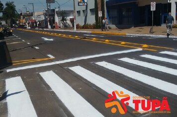 Foto - Prefeitura realiza manutenção constante na sinalização de trânsito