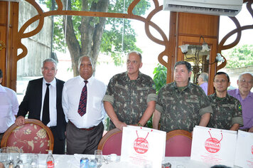 Foto - Tupã recebe visita dos generais;* comandantes militares do Sudeste