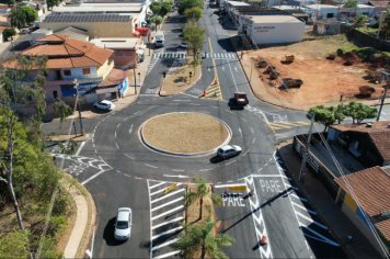 Rotatória da Rua Marília tem tráfego liberado