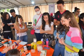 Feira de Profissões esclarece dúvidas de estudantes e mostra oportunidades