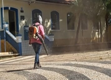 Praça da Bandeira recebe mutirão de limpeza