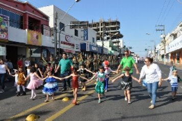 Prefeitura promove desfile para celebrar 89 anos de Tupã