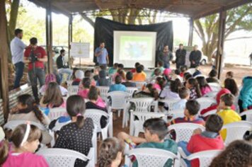 Alunos visitaram Viveiro Municipal na última sexta (15)