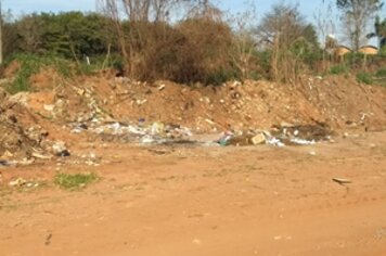 Prefeitura mantém limpeza e roçagem de vicinais e praças do município