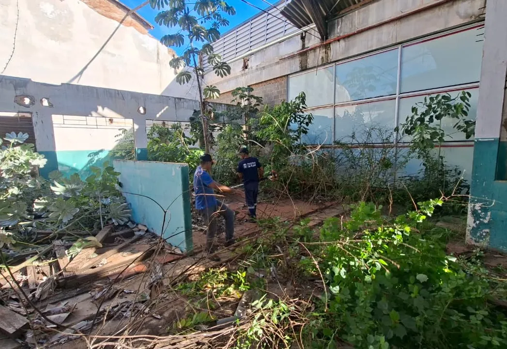 Secretaria de Meio Ambiente promove limpeza no “Mercadão”
