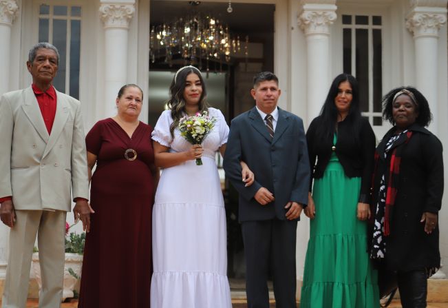 Treze casais selaram o matrimônio na 6ª edição do Casamento Comunitário