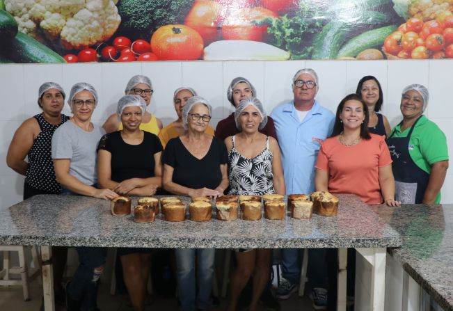 Mais de 20 alunos se formam em cursos para confecção de panetones, doces e salgados