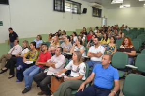 Prefeitura realiza palestra para alertar sobre a violência contra a mulher