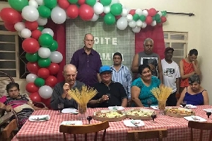 Confraternização de moradores celebra Luta Antimanicomial