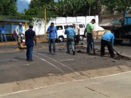 Prefeitura implanta faixa elevada de pedestre na baixada da Avenida Tamoios